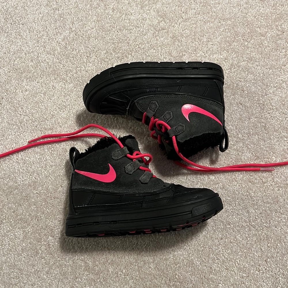 Girls Nike Waterproof Sneaker